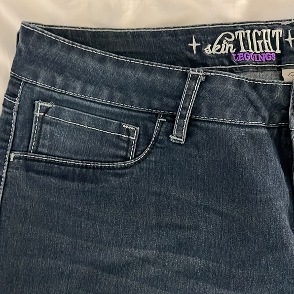 Refuge Skin Tight Leggings - Picture 7 of 11